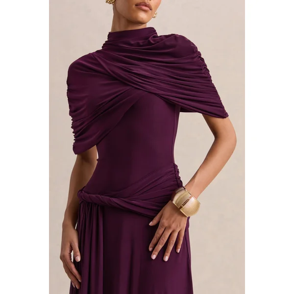 Evelisse | Robe longue prune à encolure haute avec manches cape courtes