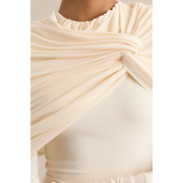 Evessa | Robe longue crème avec encolure ronde et détails froncés