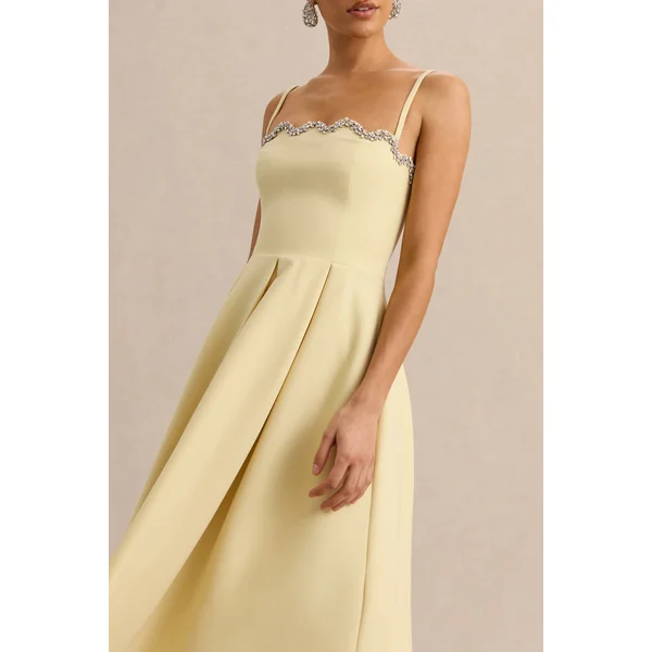 Evoria | Robe mi-longue citron à encolure carrée festonnée