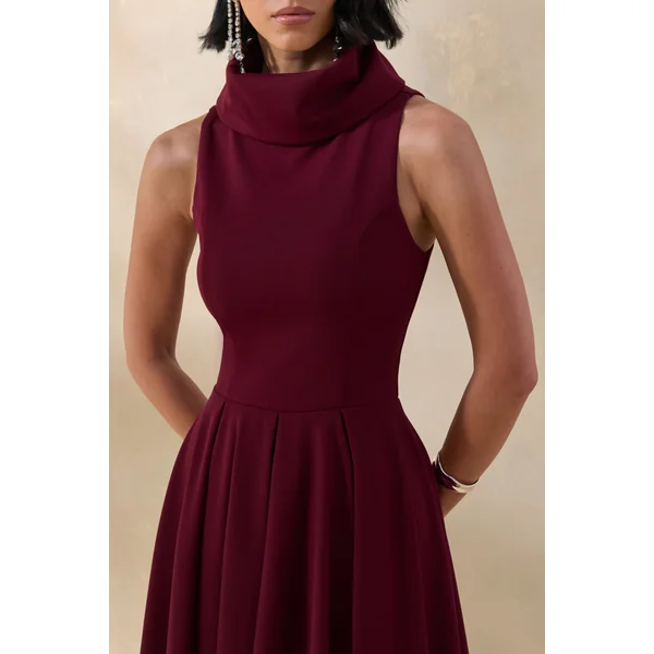 Exclusivity | Robe mi-longue bordeaux à encolure haute