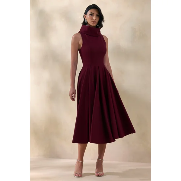 Exclusivity | Robe mi-longue bordeaux à encolure haute