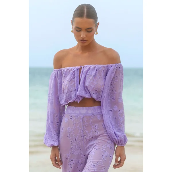 Fabienne | Top bardot à manches bouffantes en broderie lilas