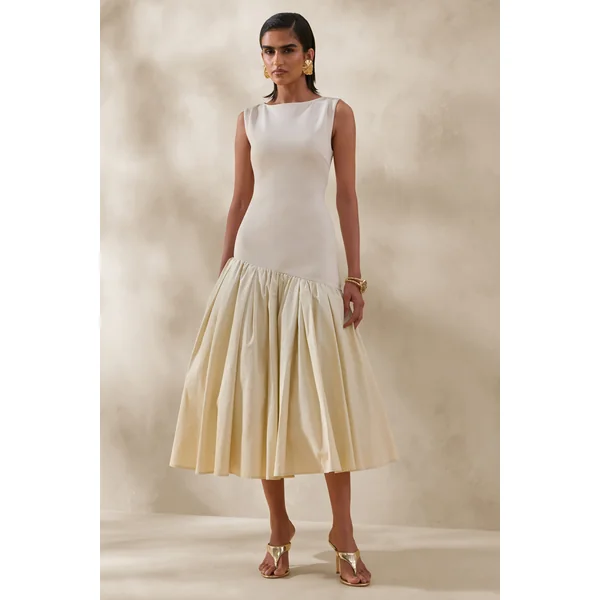 Fantasia | Robe mi-longue à décolleté bateau Crème avec taille basse asymétrique