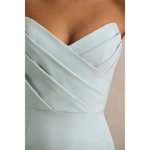 Fierce | Robe longue asymétrique bleu poudre avec détails froncés