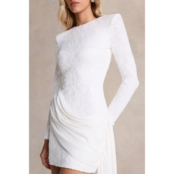 Florecita | Mini-robe blanche en dentelle ornée avec détail ceinturé