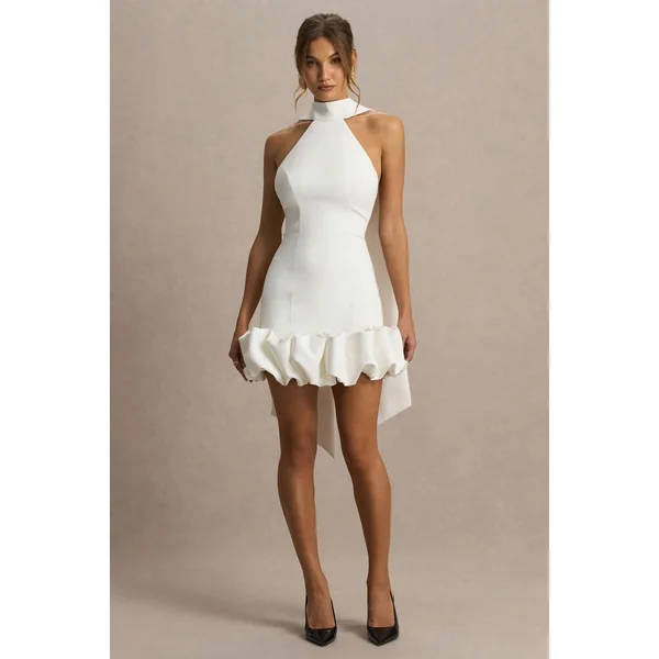 Geneve | Mini-robe blanche à encolure américaine avec ourlet volanté