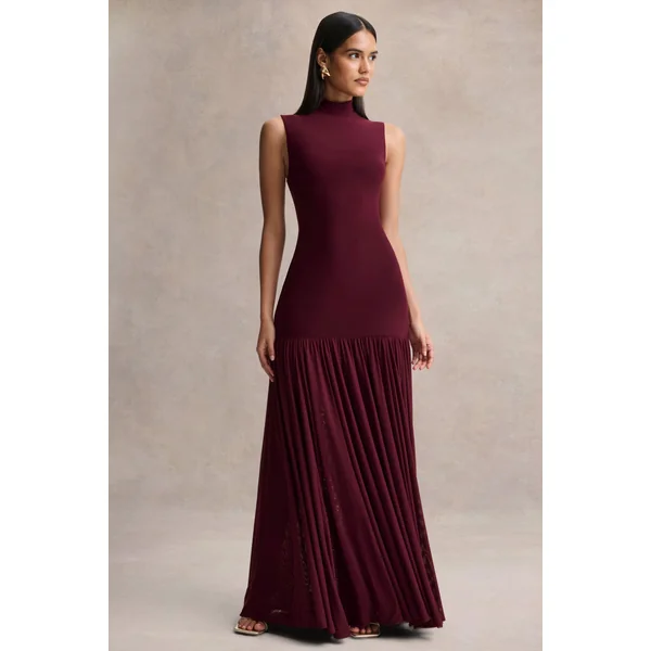 Gigi | Robe longue bordeaux à col montant avec taille basse et jupe transparente