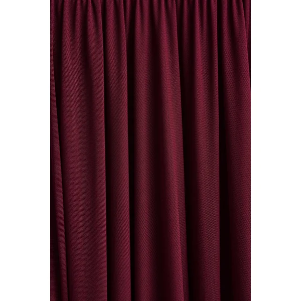 Gigi | Robe longue bordeaux à col montant avec taille basse et jupe transparente