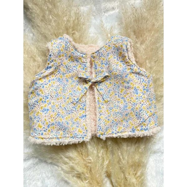 Gilet bébé réversible en sherpa et tissu Liberty