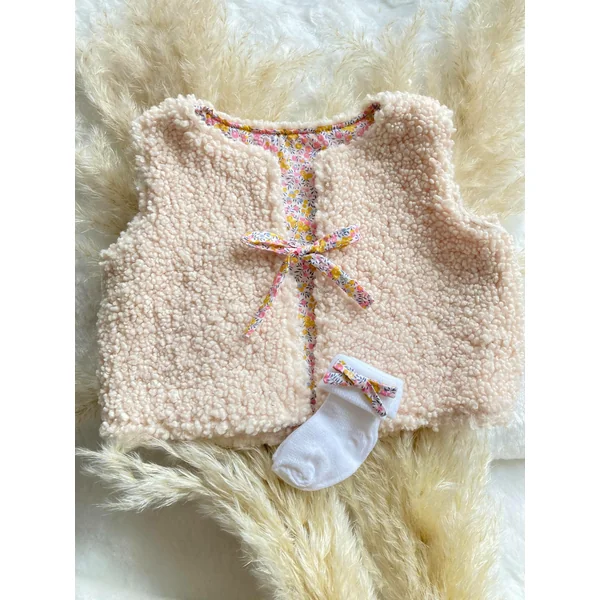 Gilet bébé réversible en sherpa et tissu Liberty