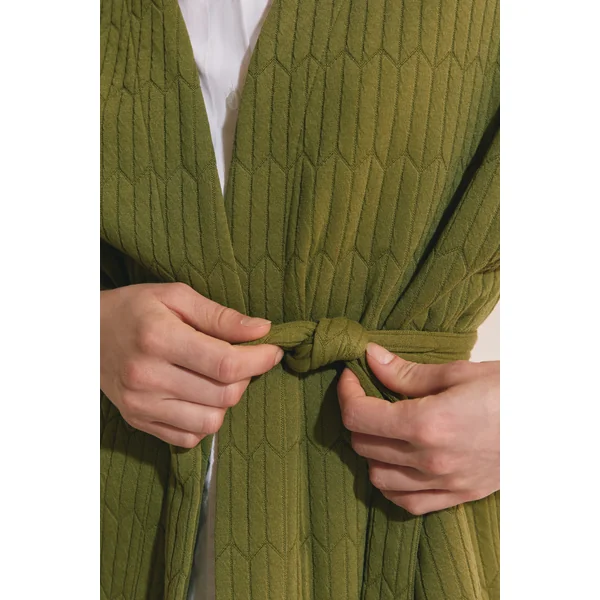 Gilet sans manches ceinturé