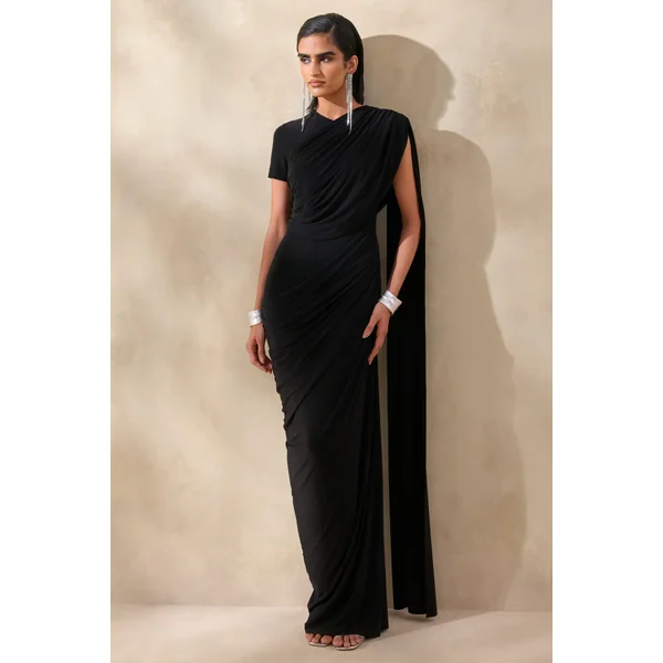 Gisara | Robe longue noire à encolure haute avec écharpe et drapés froncés