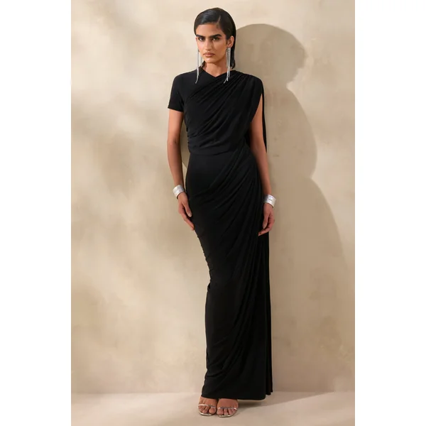 Gisara | Robe longue noire à encolure haute avec écharpe et drapés froncés