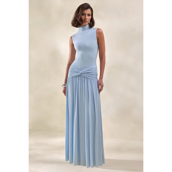 Glimora | Robe longue bleu poudré à encolure haute avec détails froncés