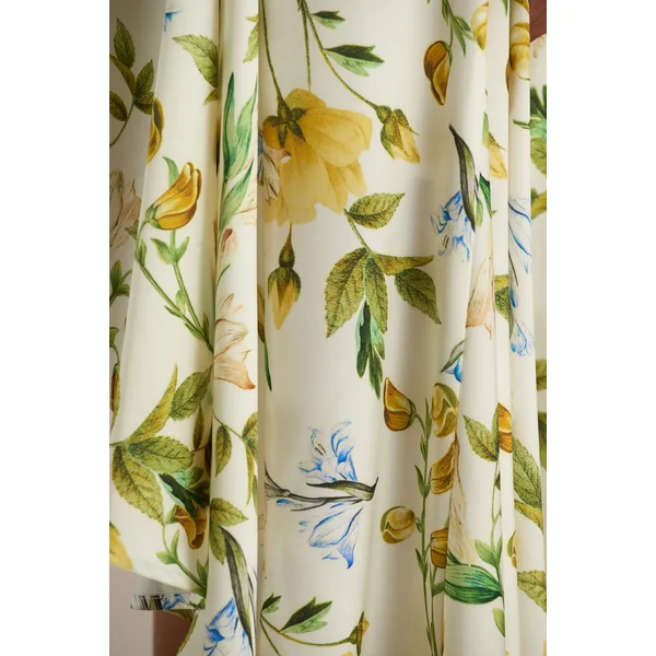 Glint | Robe longue en satin à imprimé floral citron avec décolleté plongeant et ourlet asymétrique