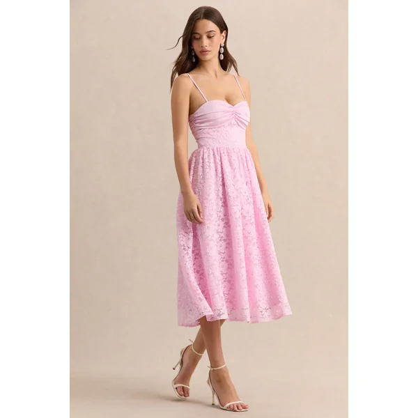 Gloriana | Robe mi-longue en dentelle rose à encolure cœur