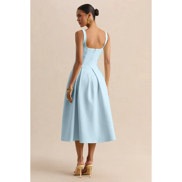 Greta | Robe mi-longue bleu poudré à décolleté cœur