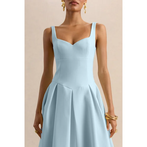 Greta | Robe mi-longue bleu poudré à décolleté cœur