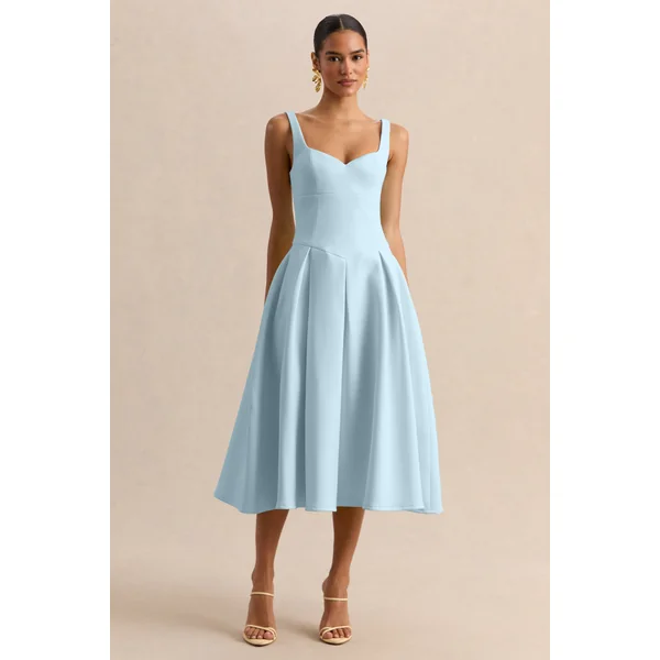 Greta | Robe mi-longue bleu poudré à décolleté cœur