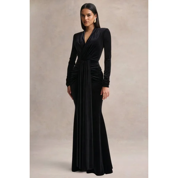 Halima | Robe longue noire en velours à décolleté plongeant avec détails froncés