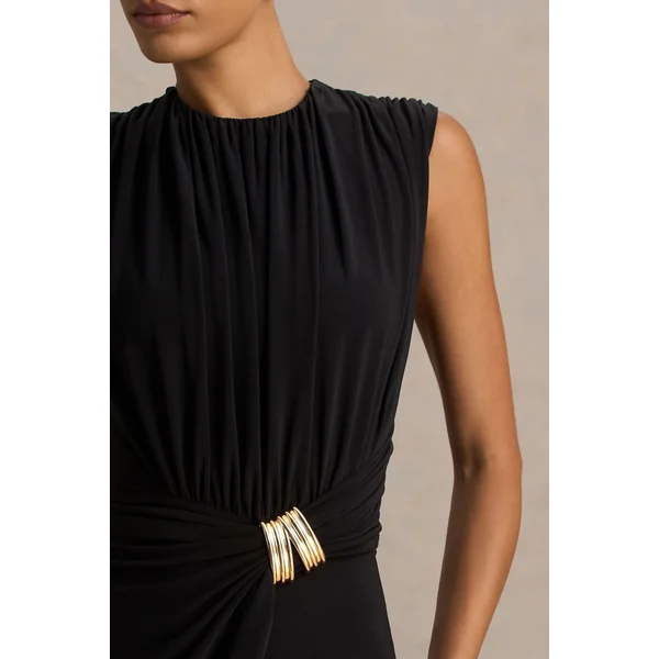 Harlow | Robe mi-longue noire à col montant et jupe portefeuille