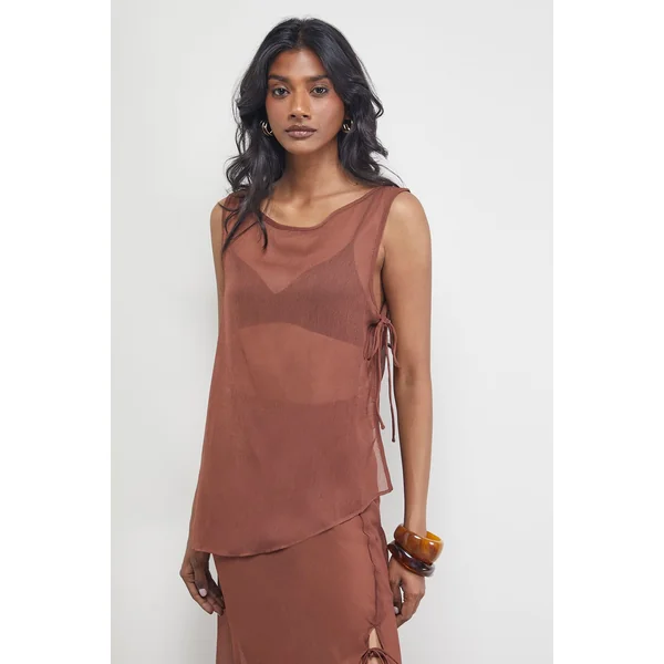 Haut Asymétrique en Mousseline avec Lien Latéral