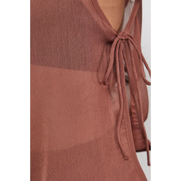 Haut Asymétrique en Mousseline avec Lien Latéral