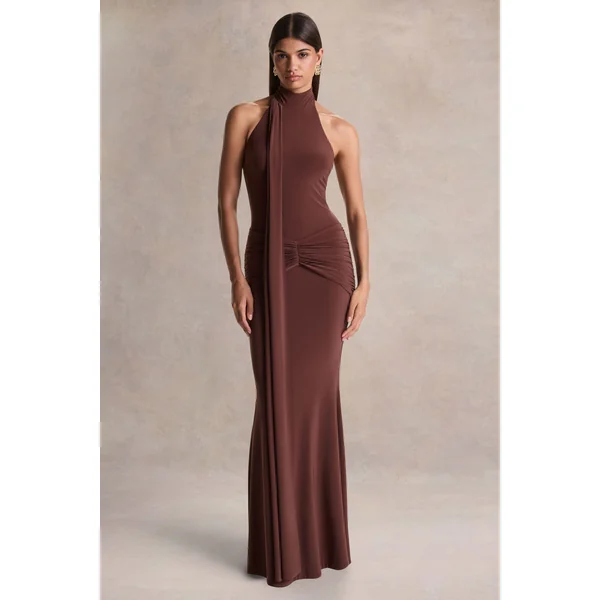 Hyla | Robe longue marron à encolure haute avec détail de pan fluide