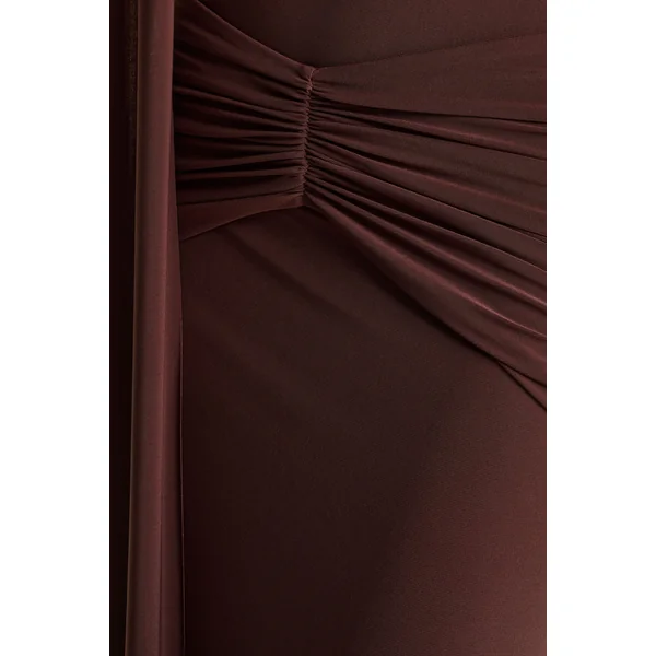 Hyla | Robe longue marron à encolure haute avec détail de pan fluide