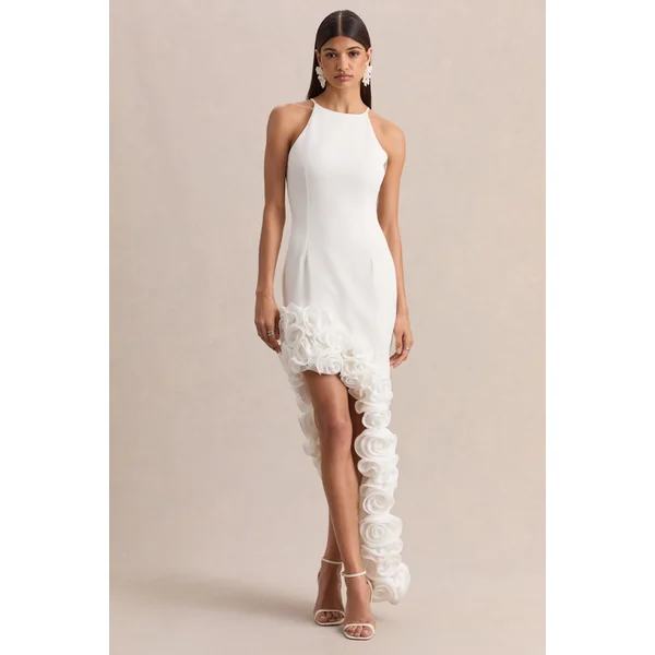 Indira | Robe longue blanche à décolleté halter avec ourlet asymétrique fleuri