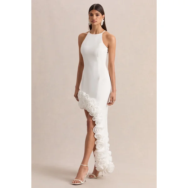 Indira | Robe longue blanche à décolleté halter avec ourlet asymétrique fleuri