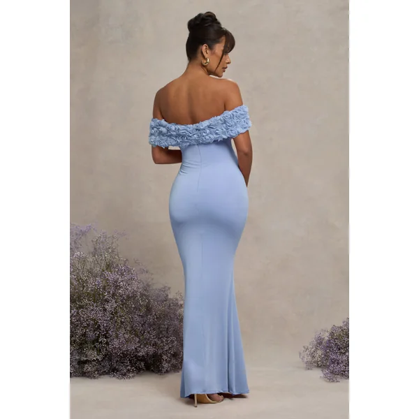 Inflorescence | Robe Longue de Maternité Bleu Poudré à Encolure Bardot et Fleurs en Mesh