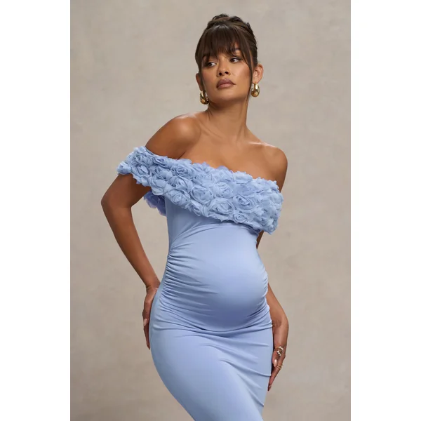 Inflorescence | Robe Longue de Maternité Bleu Poudré à Encolure Bardot et Fleurs en Mesh