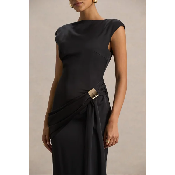 Influence | Robe longue en satin noir à col montant avec détails embellis et froncés