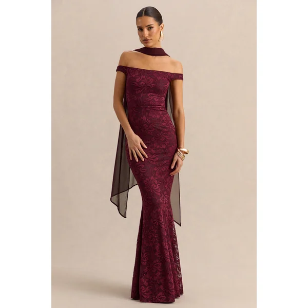Iselle | Robe longue bordeaux en dentelle à encolure Bardot avec détail écharpe