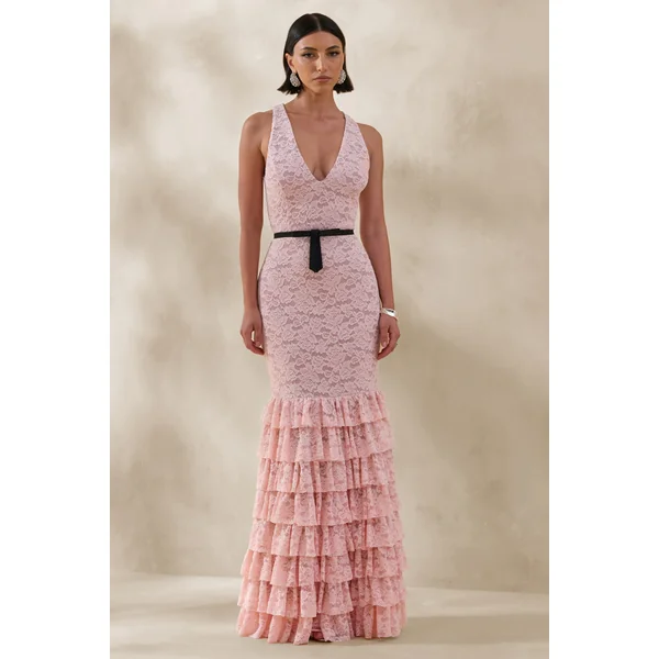 Isoria | Robe longue en dentelle rose et noire à encolure licou avec ceinture à nouer