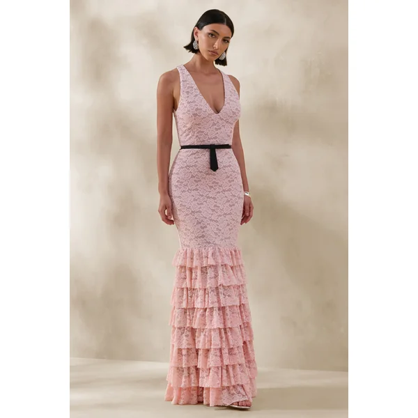 Isoria | Robe longue en dentelle rose et noire à encolure licou avec ceinture à nouer