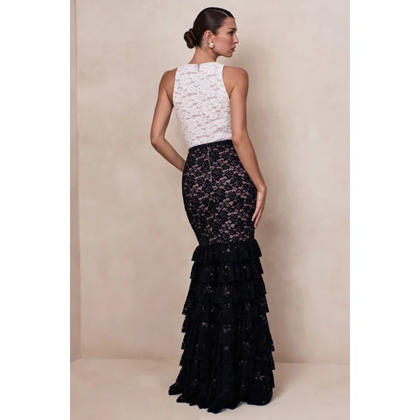 Isoria | Robe longue noire et blanche en dentelle à encolure halter avec détail ceinture nœud