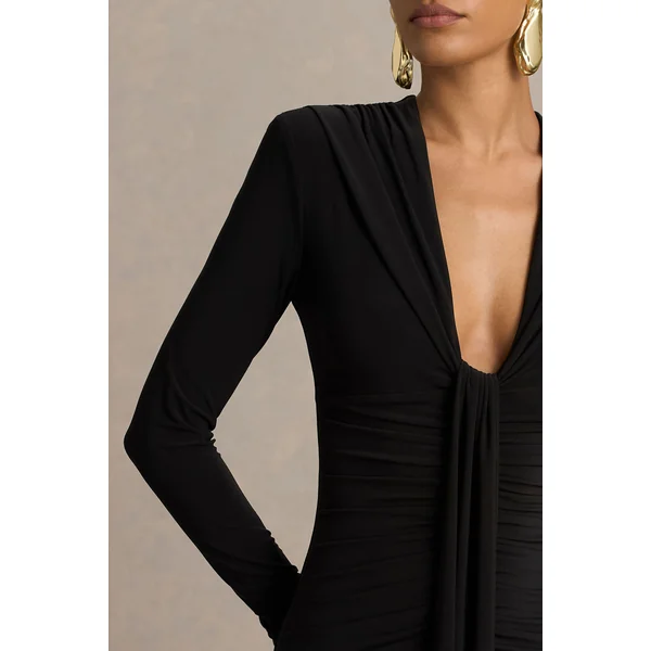 Ivara | Robe noire à encolure plongeante avec fronces et ceinture