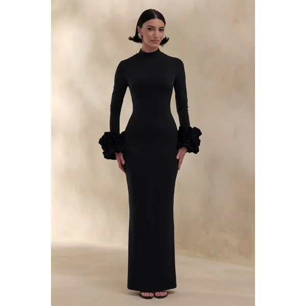Jaselle | Robe longue noire à encolure haute avec poignets en satin volantés