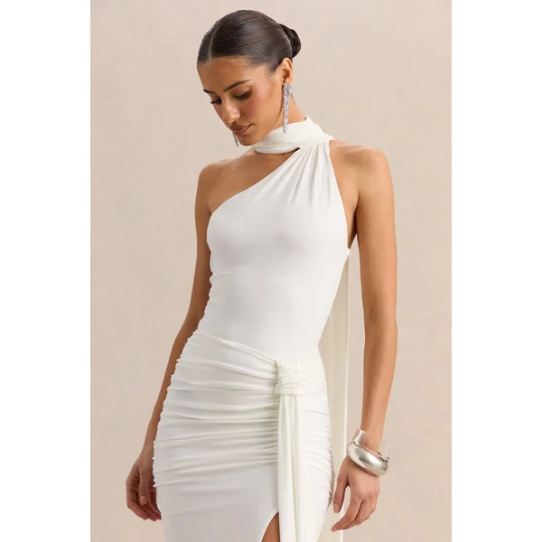 Jisella | Body string blanc à encolure asymétrique avec écharpe intégrée