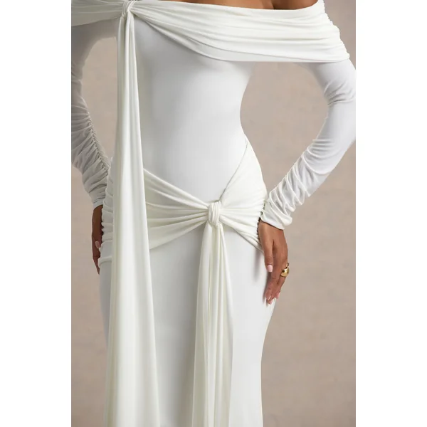Jovie | Robe longue portefeuille blanche Bardot avec détail ceinture