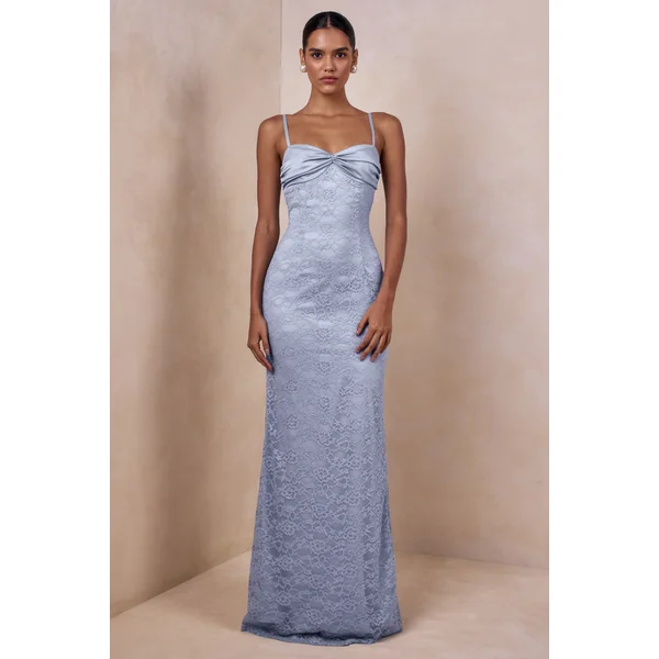 Juana | Robe longue bleu poudré en dentelle et satin à décolleté cœur