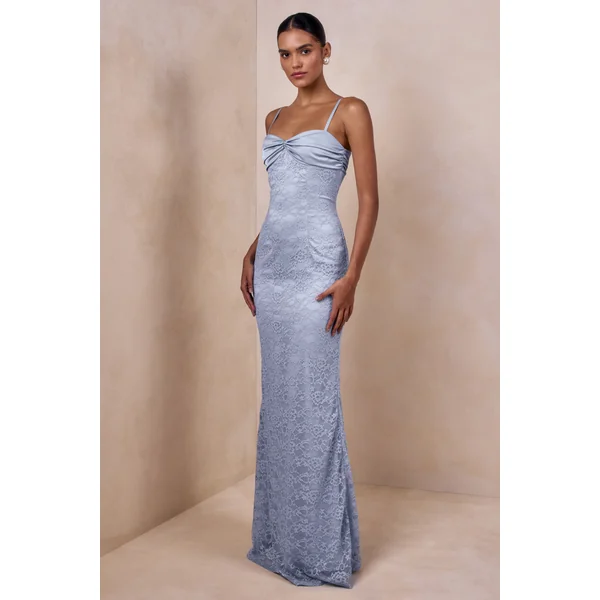 Juana | Robe longue bleu poudré en dentelle et satin à décolleté cœur