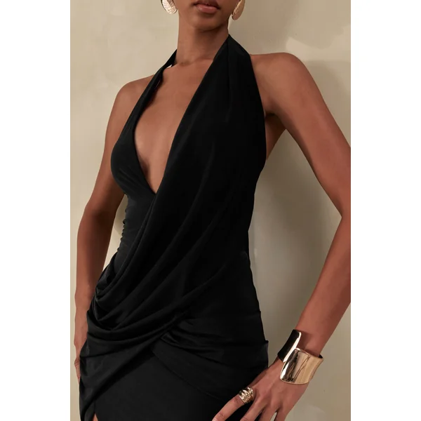 Junia | Robe longue noire à décolleté plongeant effet portefeuille