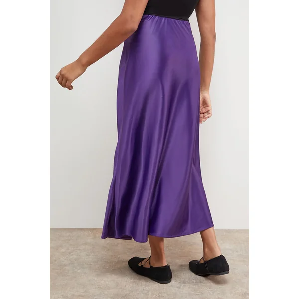 Jupe Midi en Satin Taillée en Biais