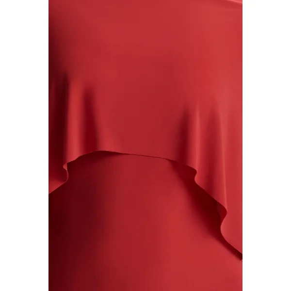Kalani | Robe mi-longue rouge à encolure ras-du-cou avec manches cape