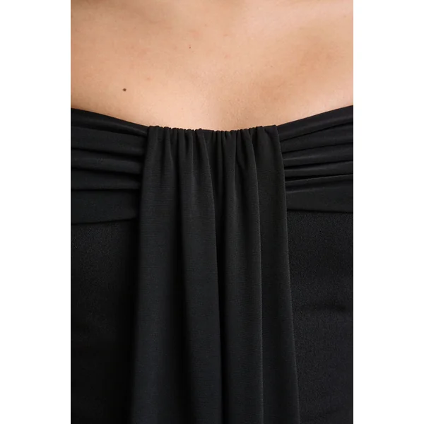 Kalida | Combinaison noire à encolure bardot avec détail de foulard