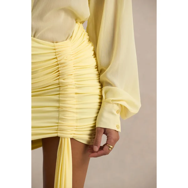 Katelyn | Mini-jupe citron froncée style portefeuille avec détail ceinture