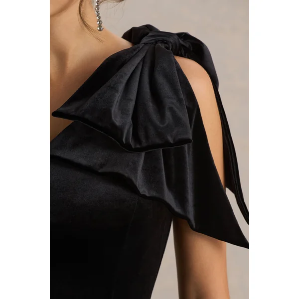 Keeley | Mini-robe noire en velours à encolure asymétrique avec nœud